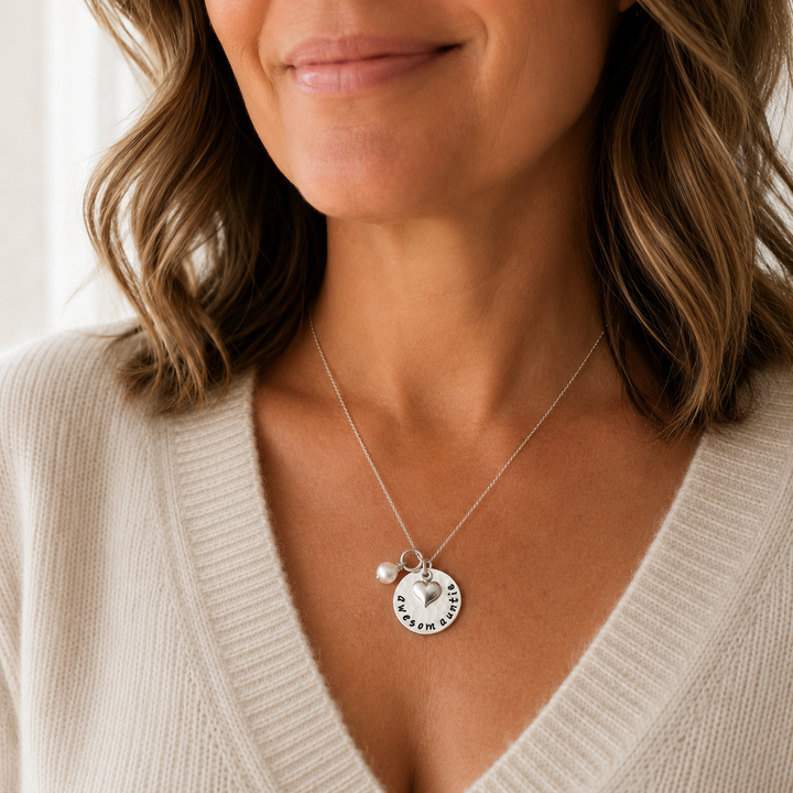 Awesome Aunt Necklace