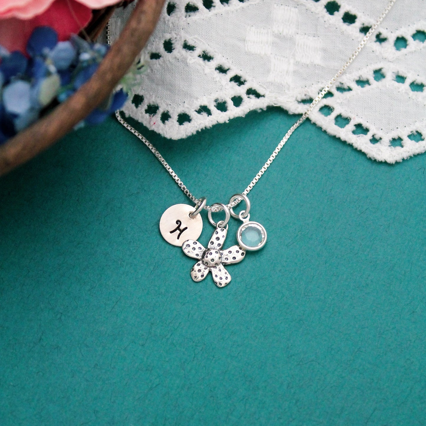 Initial and Cute Daisy Flower Necklace in Sterling Silver Hand Stamped Personalized Jewelry, Birthstone Jewelry for Her, Cute Daisy Necklace