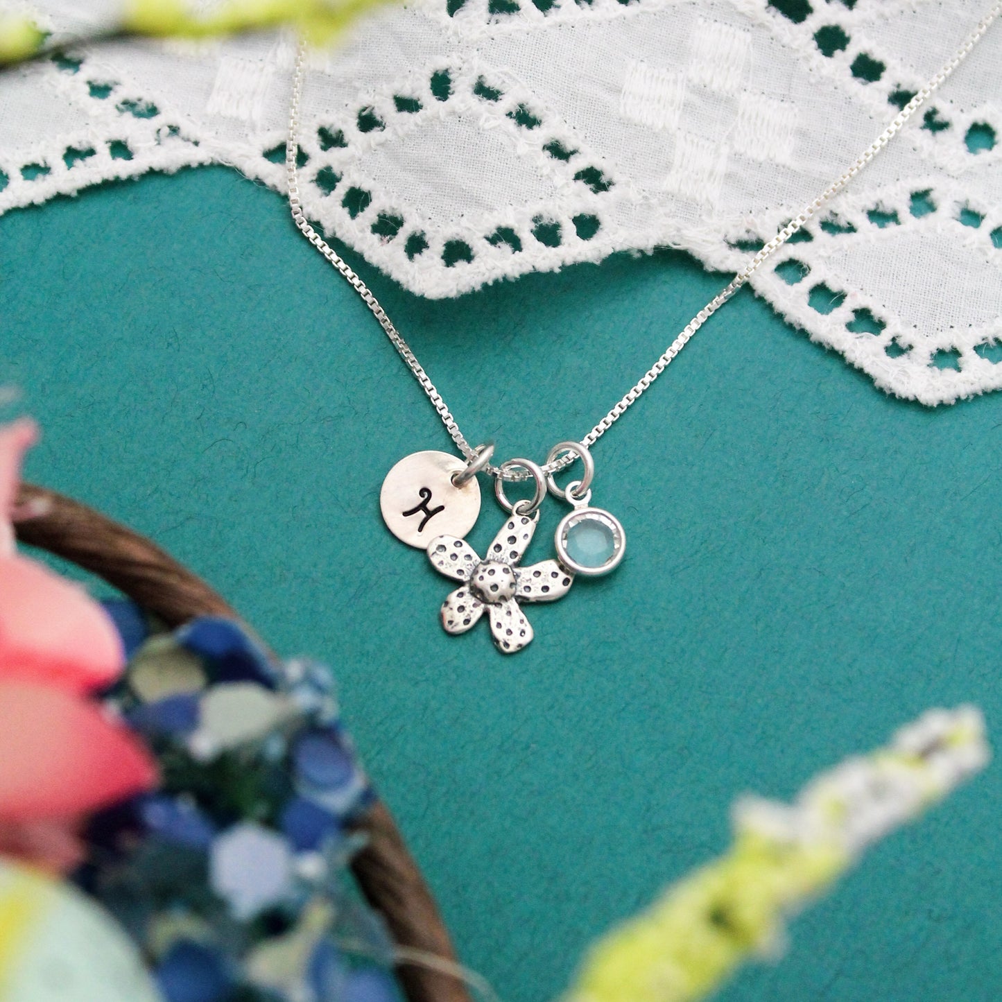 Initial and Cute Daisy Flower Necklace in Sterling Silver Hand Stamped Personalized Jewelry, Birthstone Jewelry for Her, Cute Daisy Necklace