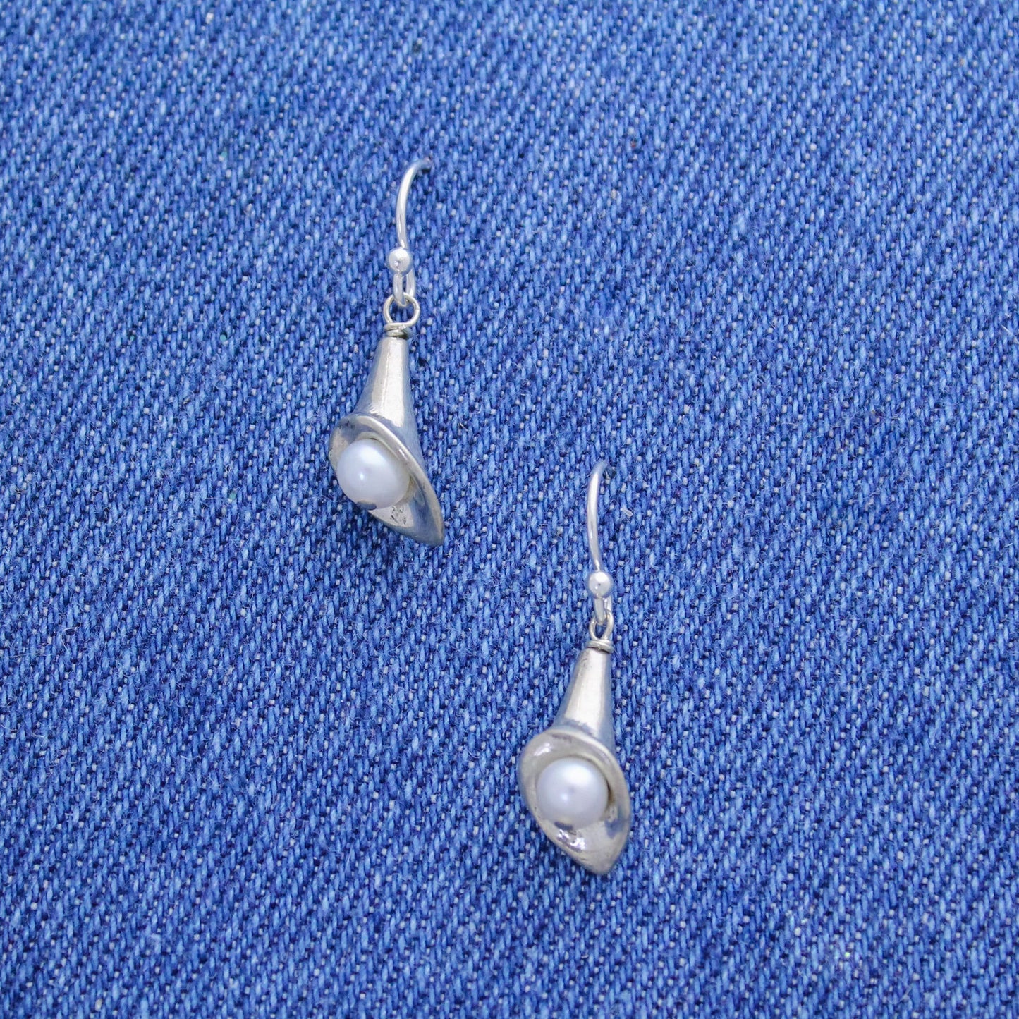 Classic Pearl Floral Earrings, Freshwater Pearl Earrings, White Pearl Earrings, Silver and Pearl Earrings, Bridesmaid Wedding Earrings