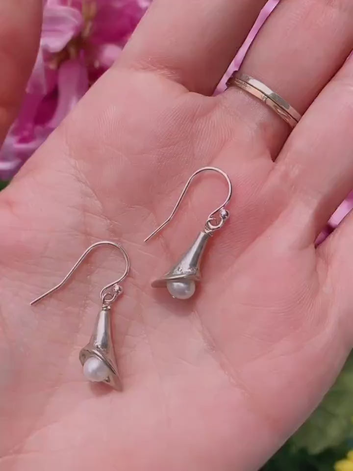 Classic Pearl Floral Earrings, Freshwater Pearl Earrings, White Pearl Earrings, Silver and Pearl Earrings, Bridesmaid Wedding Earrings