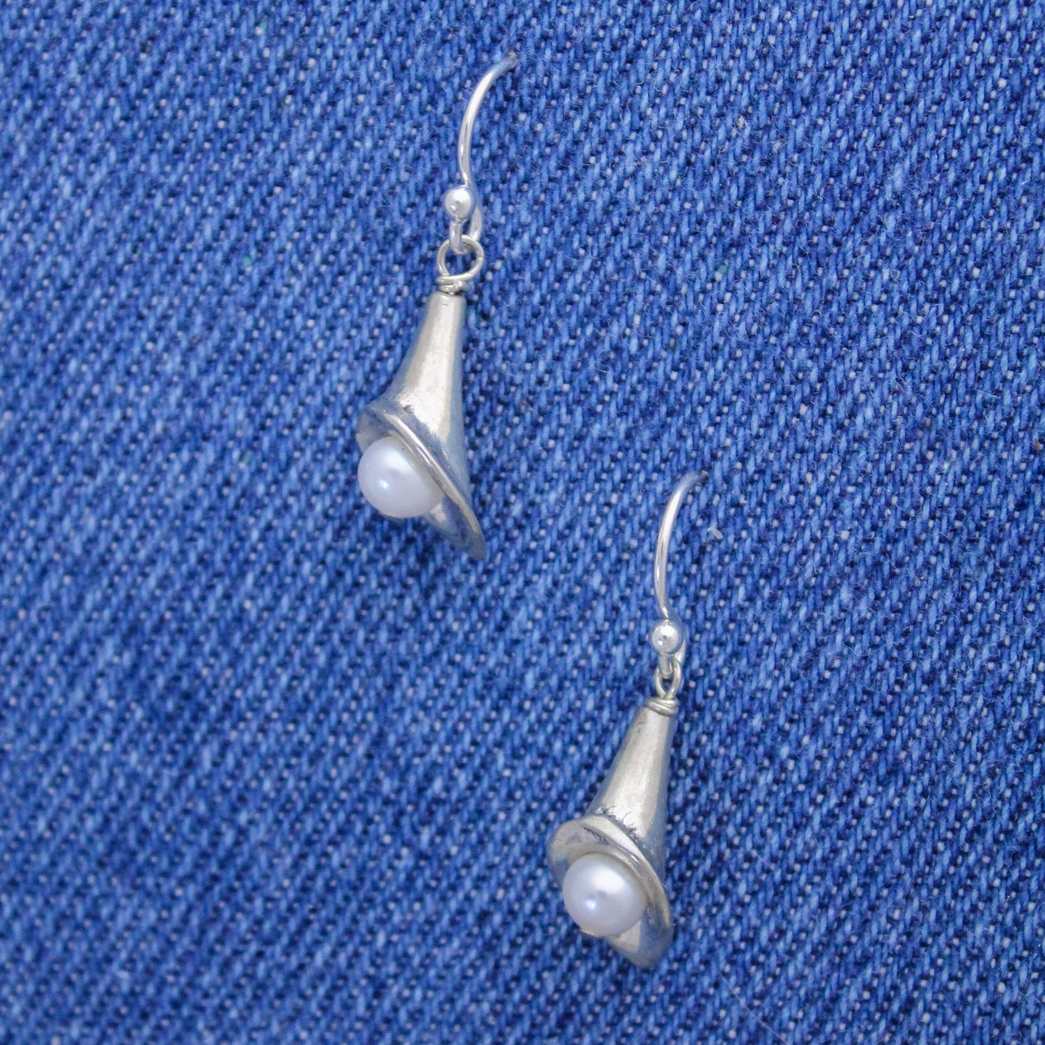 Classic Pearl Floral Earrings, Freshwater Pearl Earrings, White Pearl Earrings, Silver and Pearl Earrings, Bridesmaid Wedding Earrings
