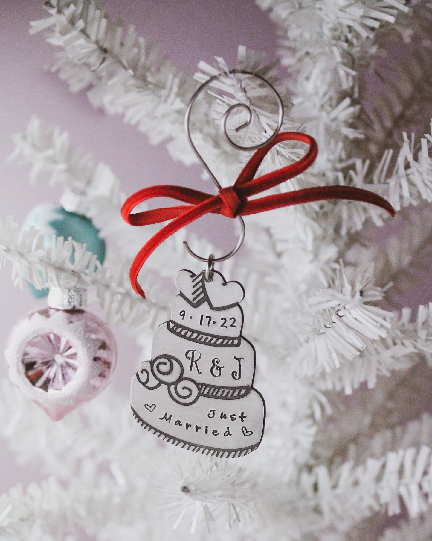 Wedding Cake Christmas Ornament, Just Married Ornament, First Christmas Gift, Christmas Wedding Ornament, Wedding Cake Ornament