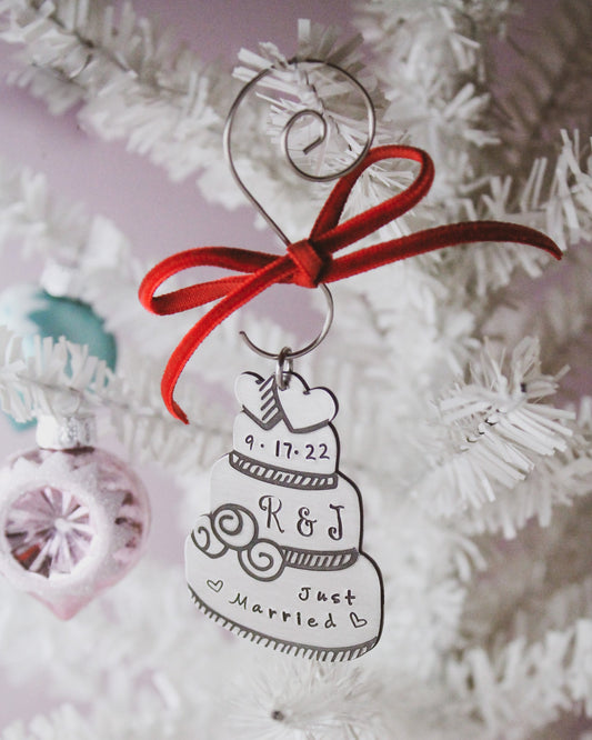 Wedding Cake Christmas Ornament, Just Married Ornament, First Christmas Gift, Christmas Wedding Ornament, Wedding Cake Ornament